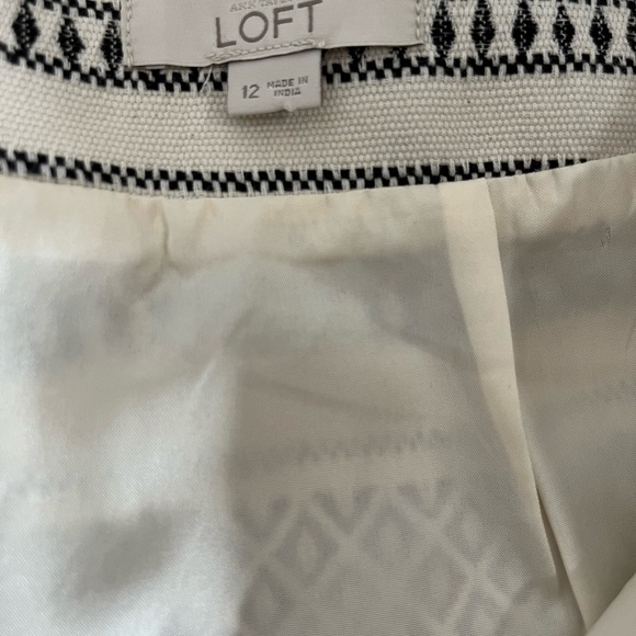 Ann Taylor LOFT Aztec Geometric Print Pencil Skirt Black White Size 12 NWOT - Picture 5 of 8